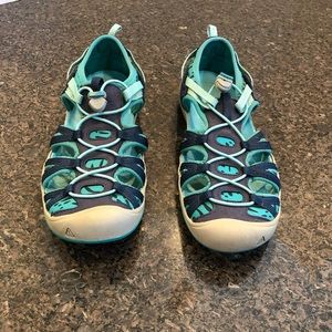 Keen Moxy Sandal/Water Shoe, Size 6M, Big Kid, EUC.